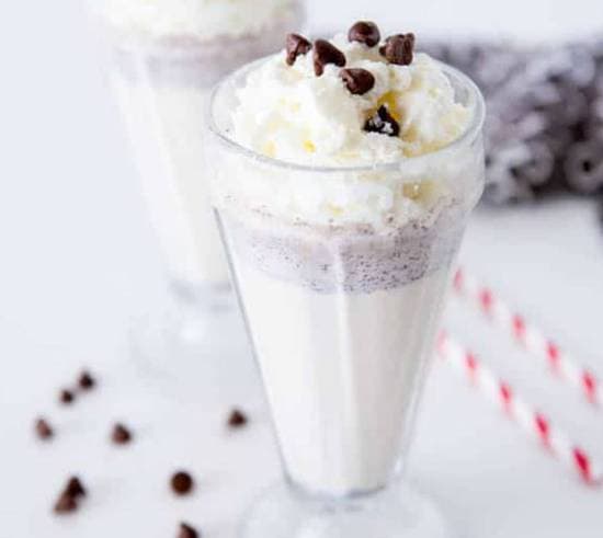 Vanilla Choco Chips Milkshake